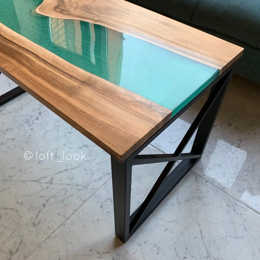 River table with emerald insert — фото 6