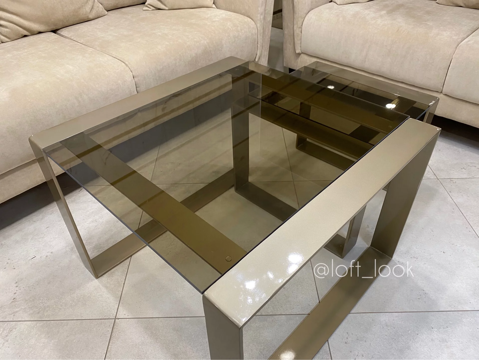 Metal and tempered glass coffee table — фото 7