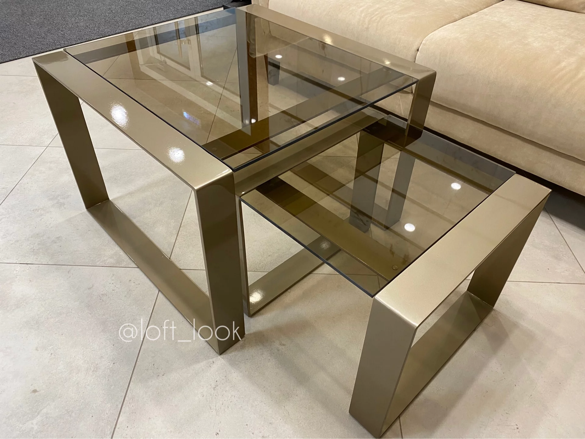 Metal and tempered glass coffee table — фото 10