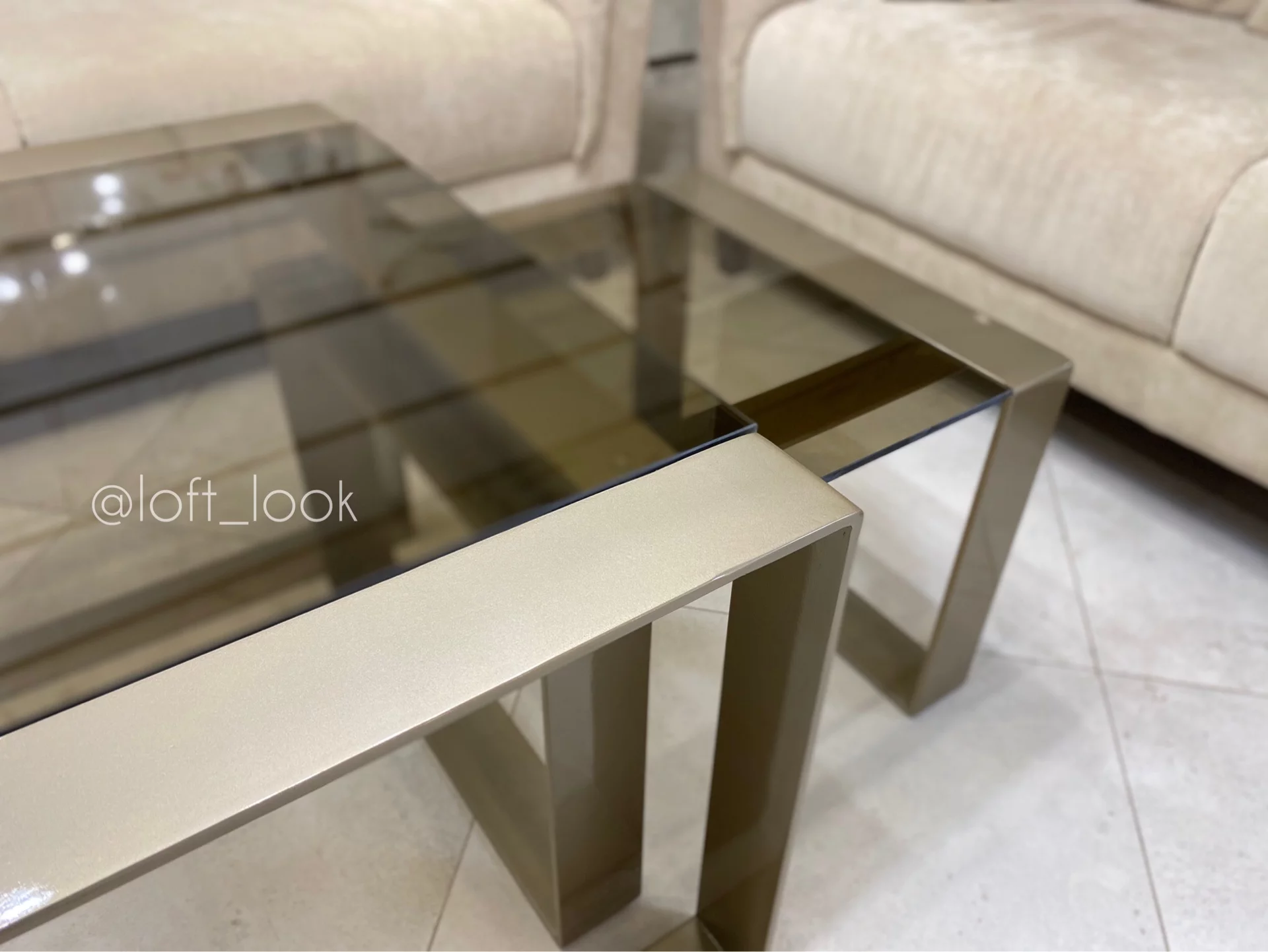 Metal and tempered glass coffee table — фото 6