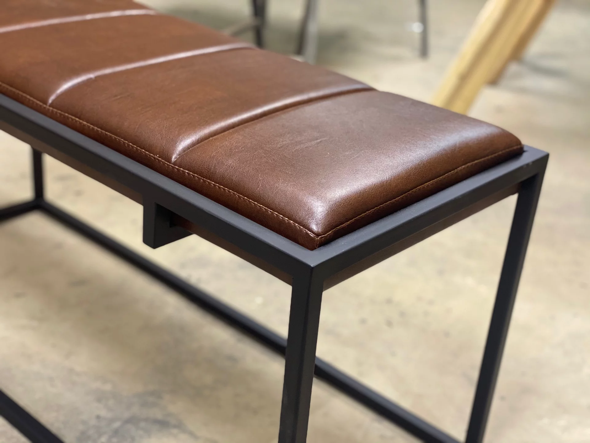 Leather bench — фото 4