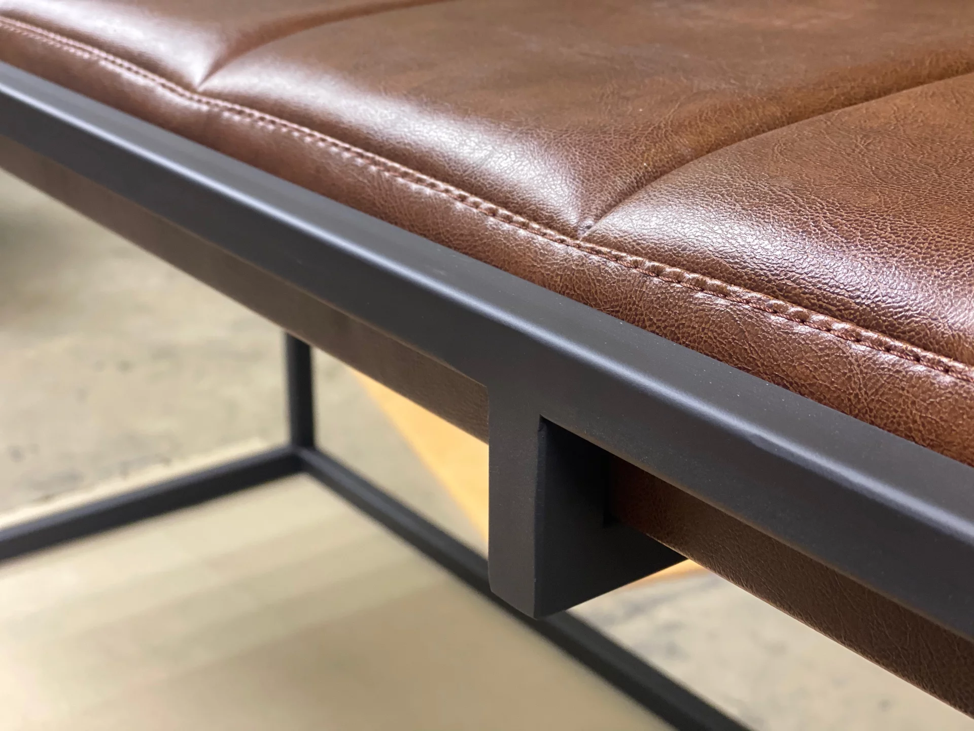Leather bench — фото 7