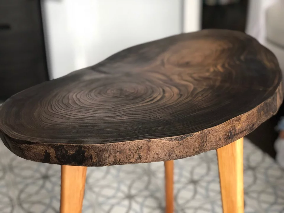 Coffee table with wooden legs — фото 5