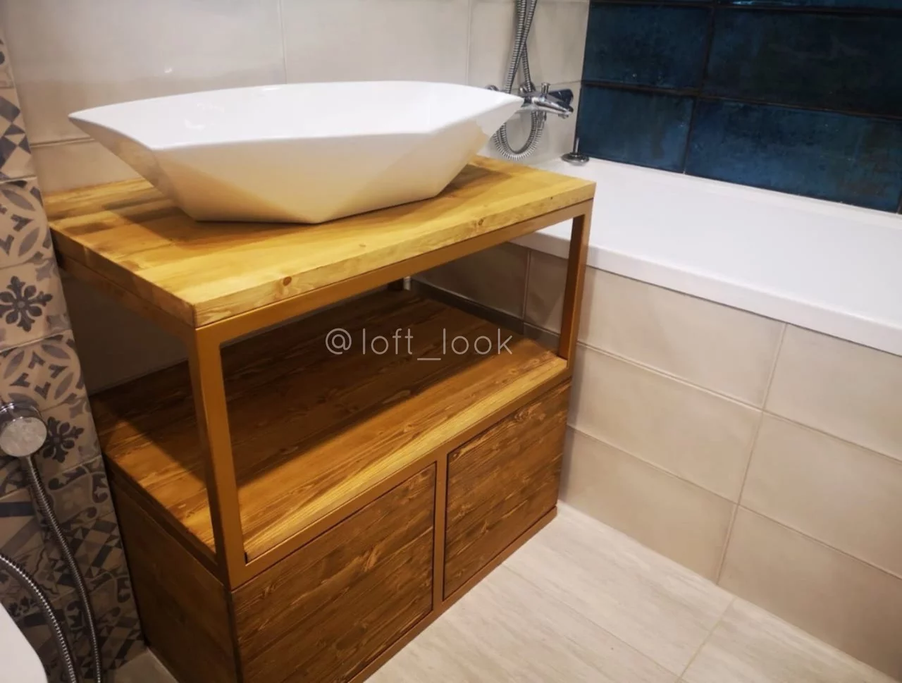Cabinet with moisture-resistant top — фото 3