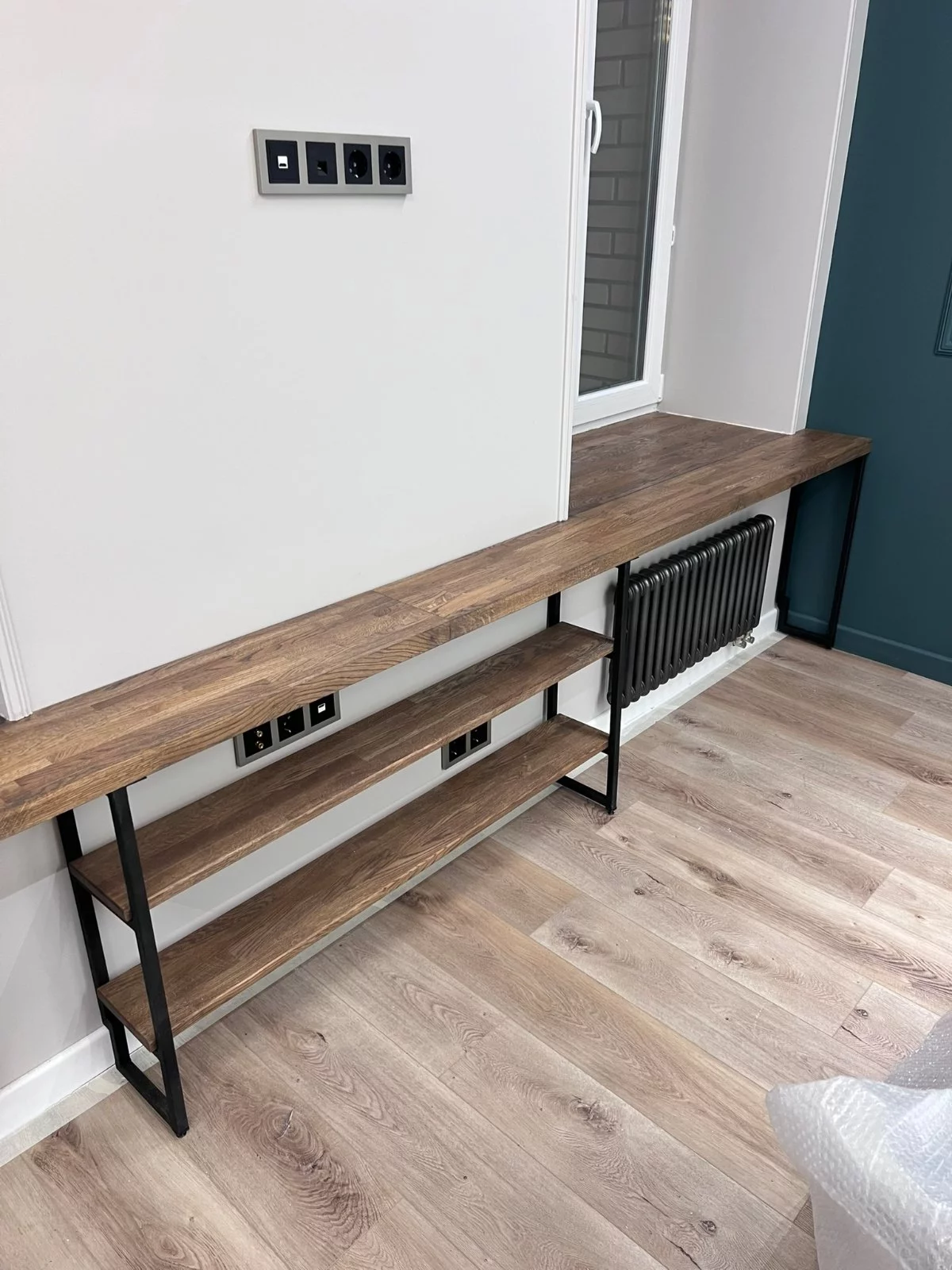 Подоконник из массива дуба с консольной полкой Loft Look Подоконник из массива дуба с консольной полкой — фото 7