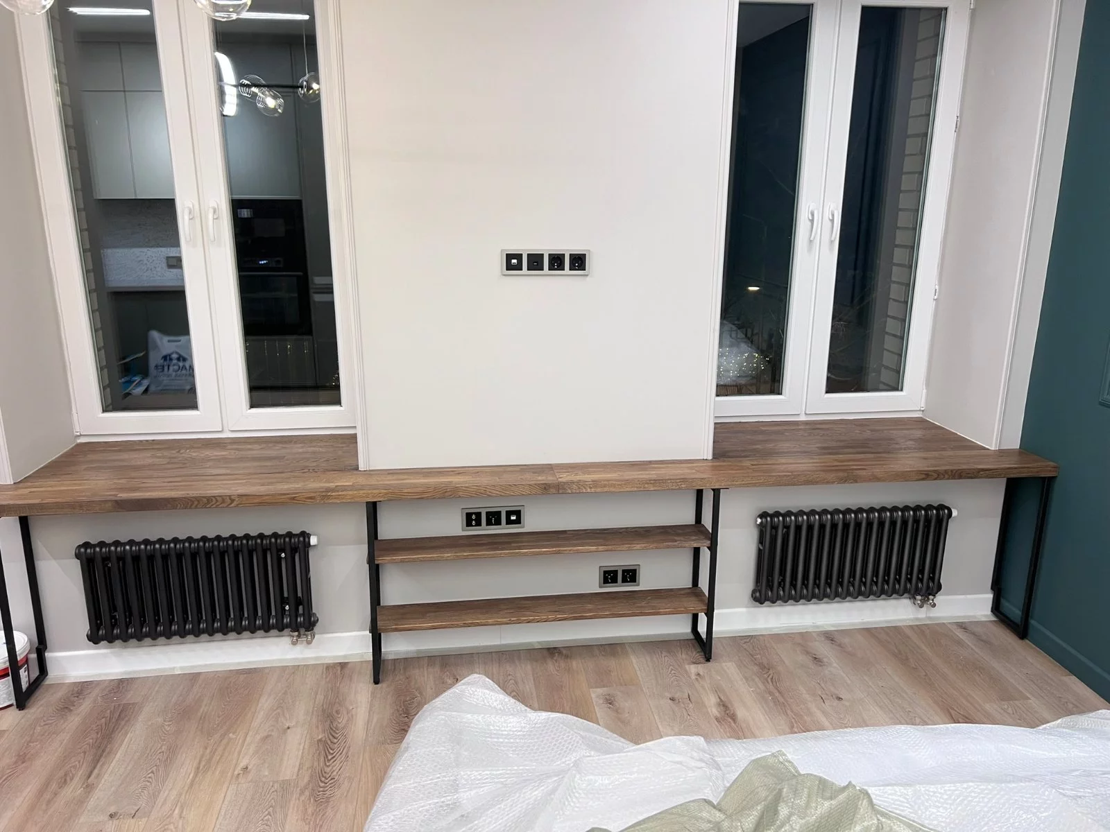 Подоконник из массива дуба с консольной полкой Loft Look Подоконник из массива дуба с консольной полкой — фото 8