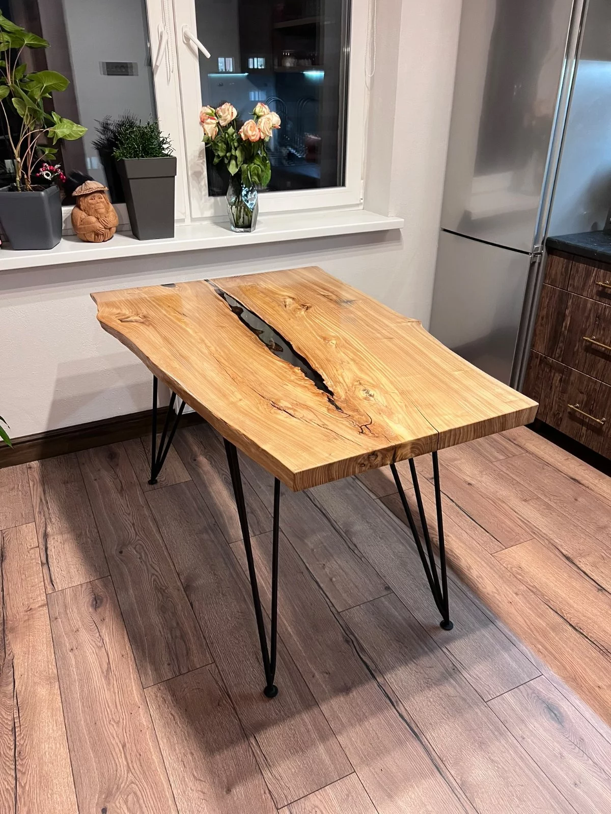 Стол из карагача с литой смолой на ножках-шпильках Loft Look Стол из слэба карагача с литой смолой на ножках-шпильках — фото 11
